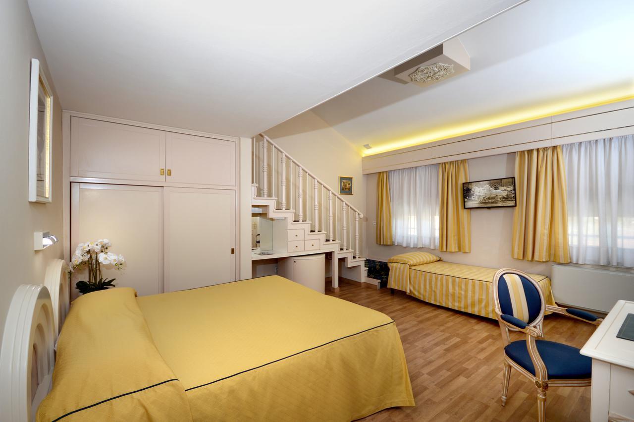 Grand Hotel Vittoria Montecatini Terme Oda fotoğraf